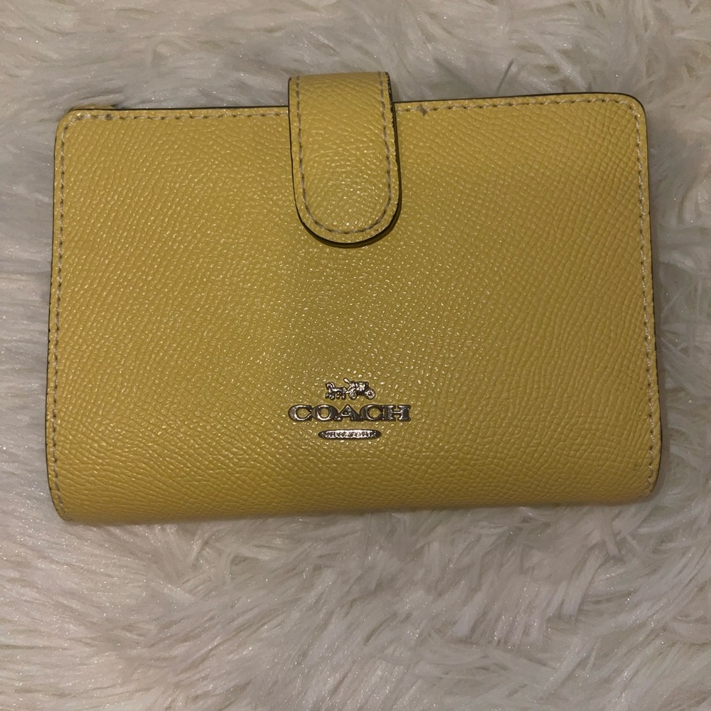 Coach Corner Zip Wallet